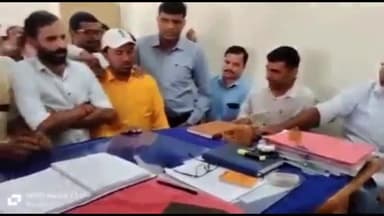 डेह तहसील मुख्यालय पर एनयू विस्टा सीमेंट कंपनी के खिलाफ ग्रामीणों ने किया विरोध प्रदर्शन