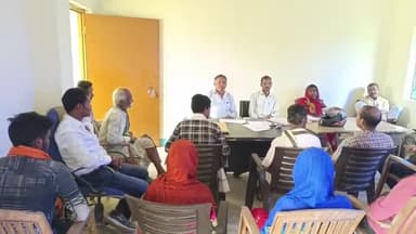 बरारी: बलुआ पंचायत सरकार भवन प्रांगण में ग्राम कचहरी का हुआ आयोजन, कुल 3 मामलों पर हुई सुनवाई