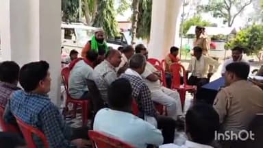 मिहींपुरवा: सुजौली थाने में पीस कमेटी की बैठक का किया गया आयोजन, त्योहारों में अराजकता फैलाने वालों पर होगी कड़ी कार्रवाई