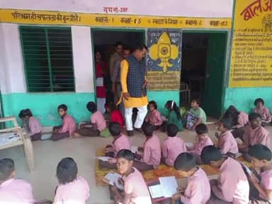 डिबाई: शहदवां सहित नगला रुंद के प्राथमिक विद्यालयों का विधायक सीपी सिंह ने किया निरीक्षण