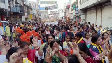 हुज़ूर: संत हिरदाराम नगर में भगवान झूलेलाल के अवतरण दिवस यानी चैतीचांद के उपलक्ष्‍य में की गई पूजा-अर्चना