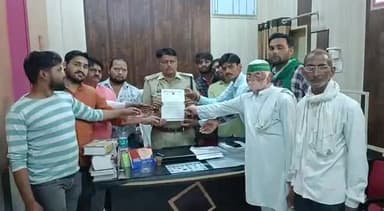 जलेसर: हिंदू एकता संगठन के कार्यकर्ताओं ने सीओ को सौंपा ज्ञापन, तहसील क्षेत्र में चल रहे मांसाहार होटलों को बंद कराने की मांग