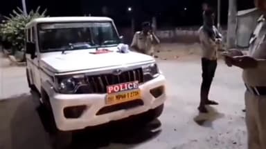 देवसर: सासन चौकी पुलिस ने शिवपहरी में सघन वाहन चेकिंग अभियान चलाकर 11 दोपहिया वाहन चालकों के काटे चालान