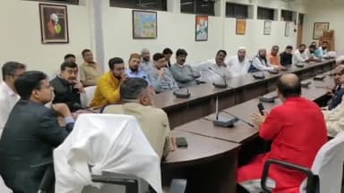 कांके: समाहरणालय स्थित उपायुक्त कक्ष में उपायुक्त की अध्यक्षता में आगामी त्योहारों को लेकर की गई बैठक