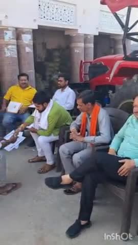 #मेरा_बूथ_सबसे_मजबूत
#बूथ_विस्तारक_अभियान_2  #चलो_बूथ_की_ओर

बूथ क्रमांक 135 बूथ अध्यक्ष अनिल राजौरिया, 136 के अध्यक्ष गिर्राज राजौरिया, 129 के अध्यक्ष मुकुट सिंह के साथ बूथ मजबूत करने को लेकर चर्चा हुई।