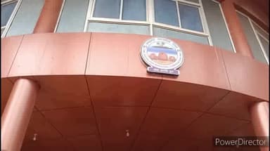 जगदलपुर: नगर निगम कार्यालय जगदलपुर में अपनी मांगों को लेकर धरने पर बैठे स्वच्छता कर्मी