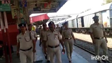 आरा: पत्रकार मनीष कश्यप की गिरफ्तारी के विरोध में बिहार बंद के मद्देनज़र आरा स्टेशन पर सुरक्षा के पुख़्ता इंतजाम किए गए