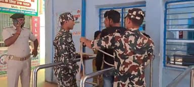 लखीसराय: कबैया थाना की पुलिस ने दो शराब तस्कर को परिया पोखर के समीप से किया गिरफ्तार, एक बाइक की ज़ब्त