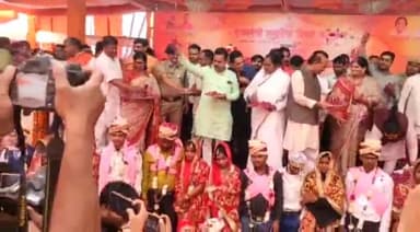 बदायूं: राज्यमंत्री श्रीमती गुलाब देवी ने बदायूं क्लब में आयोजित मुख्यमंत्री सामूहिक विवाह कार्यक्रम में दिया आशीर्वाद