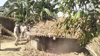 अलौली: हथवन गांव में फरार अभियुक्त के घर पुलिस ने की कुर्की ज़ब्ती