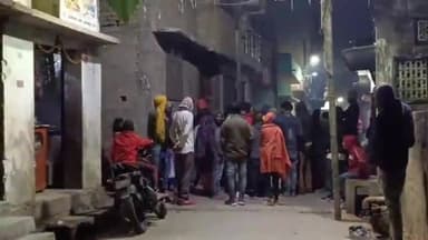 बेतिया: कालीबाग मंदिर के समीप स्थित मैदान से देसी कट्टा, कारतूस व मोटरसाइकिल के साथ पुलिस ने एक युवक को किया गिरफ्तार