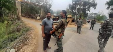 मोहम्मदगंज: एसपी के निर्देश पर मोहम्मदगंज पुलिस ने थाना मोड़ के पास चलाया वाहन चेकिंग अभियान