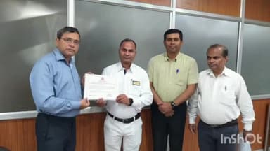 मानसी: चक हुसैनी निवासी सीनियर माल ट्रेन प्रबंधक को किया गया सम्मानित