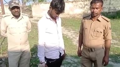 रोसड़ा: थाना परिसर रोसड़ा में प्रदर्शन करने के आरोपी को मिर्जापुर गांव से रोसड़ा पुलिस ने किया गिरफ्तार