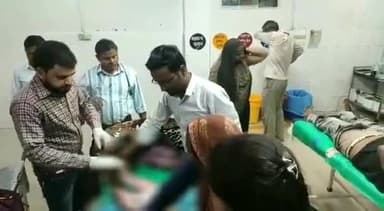 इटावा: पहाड़पुरा गांव में जानवर के लिए बन रहे गर्म राहतब में गिरकर मासूम हुआ घायल, जिला अस्पताल में उपचार जारी