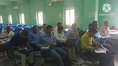 गोगरी: टाइसम भवन में सीओ रंजन कुमार ने प्रखंड के सभी राजस्व कर्मचारी के साथ की बैठक, आवश्यक निर्देश दिए