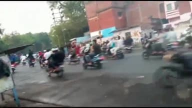 कानपुर: थाना नवाबगंज क्षेत्र के अंतर्गत गंगा बैराज की ओर जाने वाली सड़क पर 50 से अधिक बाइक सवारों ने जमकर काटा हुड़दंग