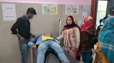 शामली: सैनी चौक पर चार युवकों ने क्रिकेट बैट और स्टंप से मारपीट कर एक छात्र को किया घायल