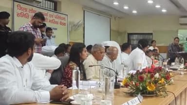 रोहतक: उप मुख्यमंत्री दुष्यंत चौटाला ने जिला विकास भवन में जिला लोक संपर्क एवं परिवेदना समिति की बैठक की अध्यक्षता की