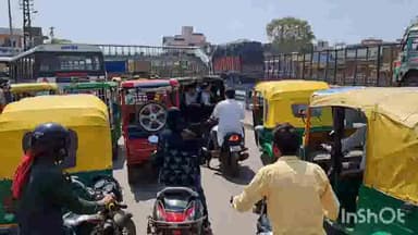 धौलपुर: बस स्टैंड को लगा लंबा जाम ,जाम में फंसे लोग हुए परेशान