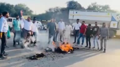 देवसर: युवा कांग्रेस सिंगरौली ने राहुल गांधी की संसद में सदस्यता खत्म करने को लेकर माजनमोड़ चौक पे देश के पी.एम.का पुतला जलाया