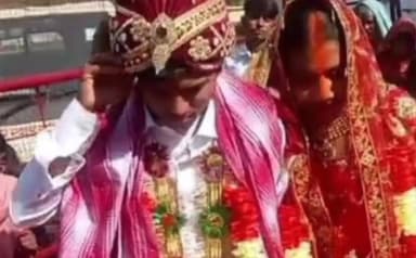 गोपालगंज: थावे दुर्गा मंदिर में हुई अनोखी शादी, 4 घंटे की पेरोल पर छूटा दूल्हा शादी कर पुनः गया जेल