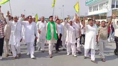 सोनीपत: टोल फ्री करवाने की मांग को लेकर किसान यूनियन के नेताओं ने भिगान टोल पर दिया सांकेतिक धरना