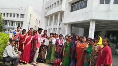 मांडू: बूढ़ाखाप के ग्रामीणों ने स्पंच फैक्ट्री प्रबंधन और पुलिस के विरोध में धरना देने के संबंध में एसडीओ रामगढ़ को दिया आवेदन