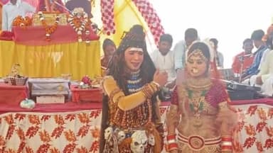 आगरा: कुन्जेश्वर धाम मे श्रीमद् भागवत कथा का हुआ आयोजन,भगवान भोलेनाथ और माता पार्वती के विवाह का प्रसंग सुन भक्त हुए भाव-विभोर