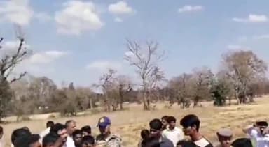 बड़ा मलेहरा: वीरों बरेठी चपकन ओला प्रभावित ग्रामों का कलेक्टर संदीप जी आर ने किया दौरा, किसानों से हुए रूबरू