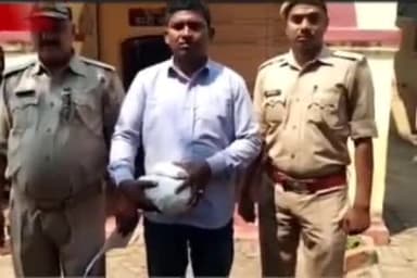 केराकत: देवकली बाजार से 1 किलो 100 ग्राम नाजायज गांजे के साथ केराकत पुलिस ने एक अभियुक्त को गिरफ्तार कर भेजा न्यायालय