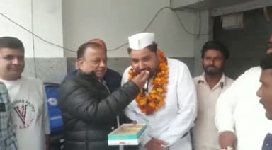 हरिद्वार: भूपतवाला में कांग्रेस सेवादल के महानगर अध्यक्ष अश्वनी कौशिक को बनाए जाने पर कांग्रेसियों ने किया खुशी का इजहार