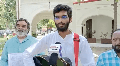 Kanpur

स्लग: अनोखे अंदाज में पीड़ित ने कमिश्नर से लगाई गुहार,डॉक्टरों की कार्यशैली पर बनाया गाना

बाइट: आकाश शर्मा(पीड़ित)