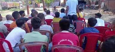 करपी: किंजर थाना परिसर में छठ पूजा, रामनवमी एवं रमजान को लेकर शांति समिति की बैठक का किया गया आयोजन