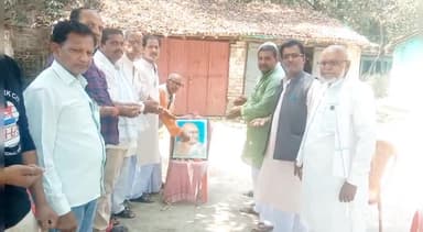 केवटी रनवे: प्रखंड कांग्रेस कमिटी केवटी ने संकल्प सत्याग्रह में शामिल होकर केन्द्र की तानाशाही सरकार के खिलाफ किया प्रदर्शन