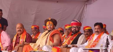 50, 000 से अधिक ब्राह्मणों का 
भव्यतम #विप्र_महाकुंभ ।।

#विप्र_फाऊंडेशन के 1,000 से अधिक स्वयं सेवक कार्यकर्ता महाकुंभ स्थल पर व्यवस्थाओं में सक्रिय