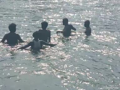 जयसिंहपुर: सुरौली गांव में दोस्तों के साथ बांस काटने गए युवक की गोमती नदी में डूबने से हुई मौत