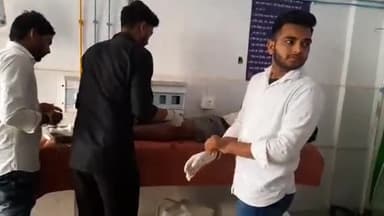 जमुई: कटौना के पास ट्रैक्टर की चकमा से बाइक सवार दो युवक हुआ घायल सदर अस्पताल में भर्ती