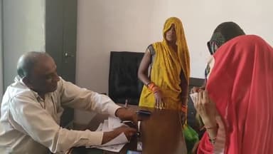 नागौद: रविवार के दिन भी मुख्यमंत्री लाडली बहना योजना के फार्म परिसद कार्यालय नागौद व गाव गाव में भरे गये