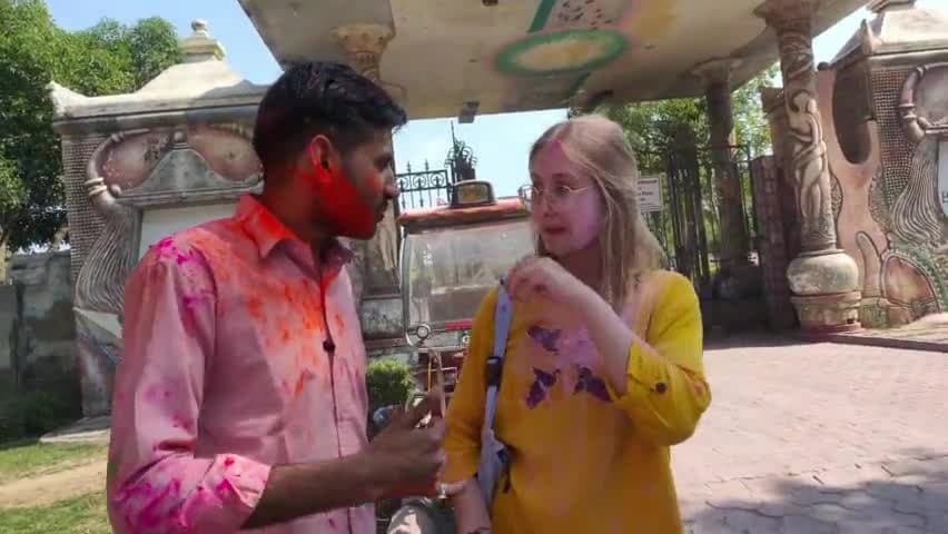 गोवर्धन: Vloggers Shocked by What They Saw in Goverdhan! vlogpeetam| @vlogpeetam Goverdhan Parikarma  #vlog #vlogger #vlogpeetam