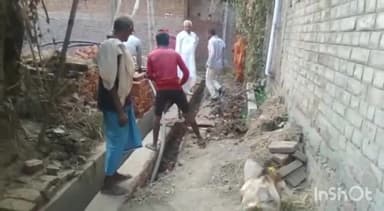 सोनभद्र बंशी सुर्यपुर: एकरौंजा वार्ड नं.12 में नलजल योजना का काम एजेंसी के द्वारा एस्टीमेट के अनुसार नहीं करने पर वॉर्ड सदस्य ने मुखिया से की शिकायत