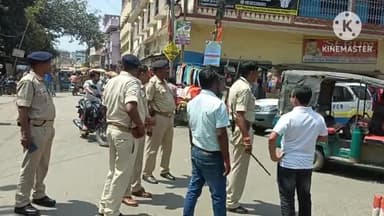 साहिबगंज: मां तारा मंदिर के प्रांगण से पुलिस की कड़ी सुरक्षा के बीच रामनवमी पर्व को लेकर निकाली गई शोभायात्रा