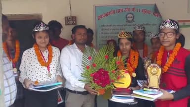 कटिहार: सिरनिया पश्चिम पंचायत में इंटर परीक्षा में सफल छात्र-छात्राओं को हफलागंज छात्र संघ ने किया सम्मानित