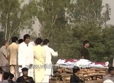 मेरी #माँ का #अपमान मोदी के #मंत्री करते हैं मेरे #शहीद पिता का #शव तिरंगे में #लिपटा था, उस #शहीद के #बेटे को आप #देशद्रोही, मीर #जाफ़र कहते हैं