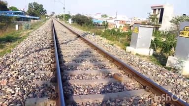 बदायूं: दातागंज रेलवे फाटक के पास एक अज्ञात व्यक्ति की ट्रेन से कटकर मौत, पुलिस ने शव को पोस्टमार्टम के लिए भेजा