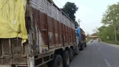 सलोन: परशदेपुर चौकी क्षेत्र से खनन अधिकारी ने ओवर लोड दो ट्रकों को किया सीज