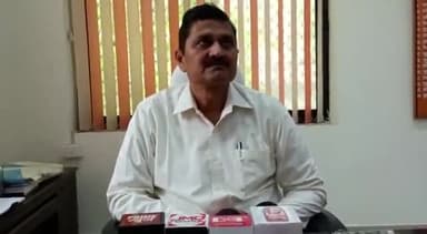 कानपुर: रायबरेली से लाए गए सारस के संबंध में सपा विधायक अमिताभ बाजपेई से मुलाकात के बाद चिड़ियाघर डायरेक्टर ने दी जानकारी