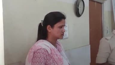 अंबिकापुर: लटोरी तहसीलदार पहुची अम्बिकापुर बाघ के हमले से मृत व्यक्ति के परिजनों से की मुलाकात, शव का कराया पोस्टमार्टम