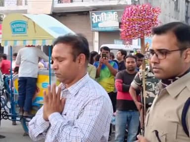 गोपालगंज: हाजियापुर छठ घाट पहुंचे  DM और  SP छठ माँ से आशीर्वाद लेकर जिले में वर्तियों को छठ व्रत की दी शुभकामना