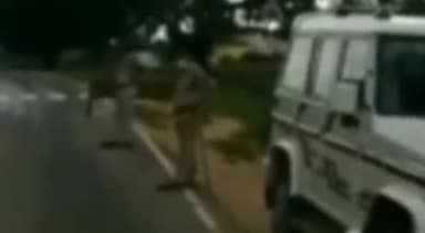 चितरंगी: गढ़वा थाना पुलिस ने चितरंगी मुख्य मार्ग में सघन वाहन चेकिंग अभियान चलाकर 12 दो पहिया वाहन चालकों के काटे चालान